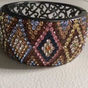BEAUTIFUL MULTICOLORED CRYSTAL BANGLE BRACELET